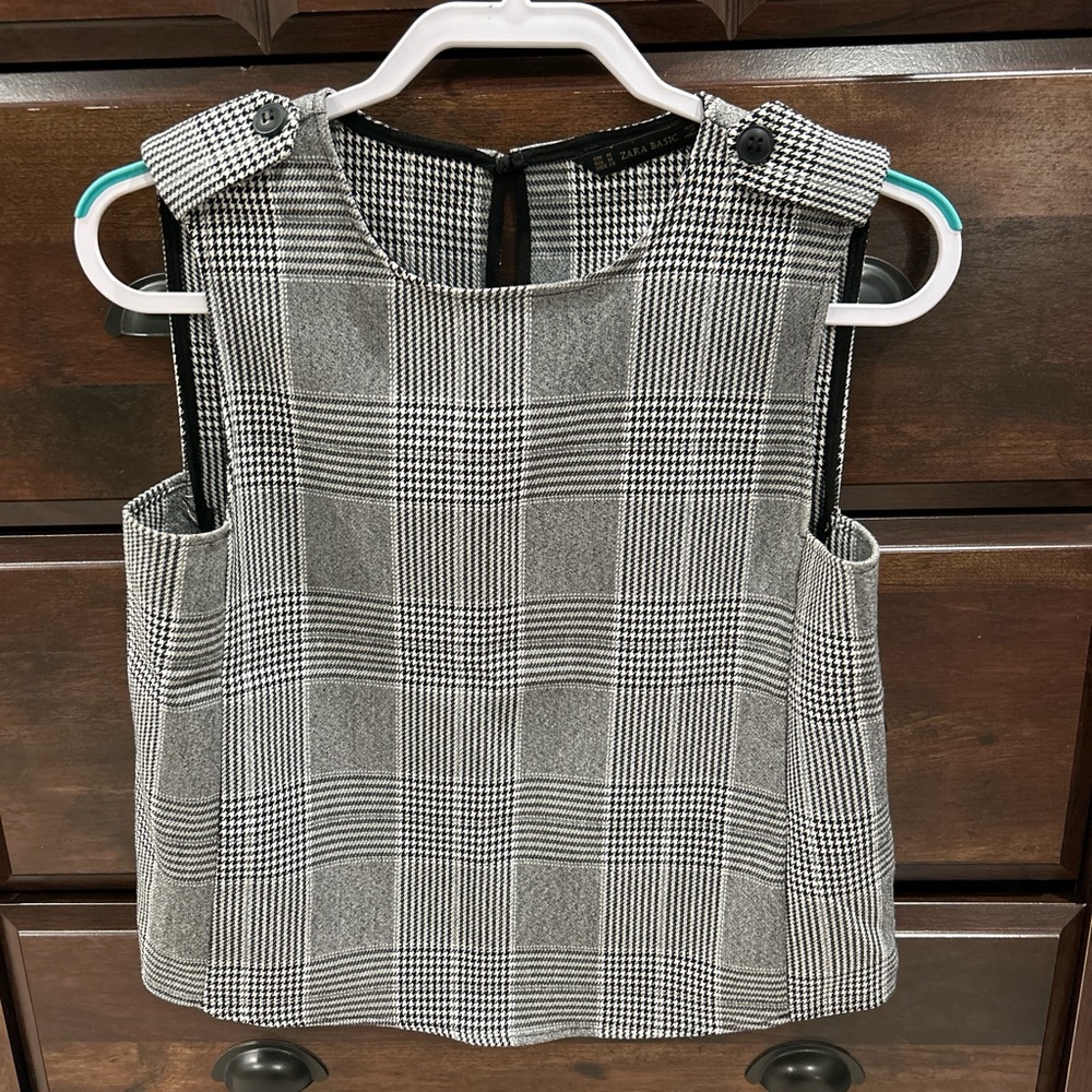 Zara Black and White Checkered Sleeveless Blouse